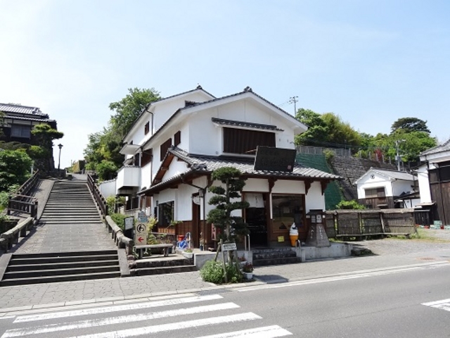 塩屋の坂下の松山堂_松山堂