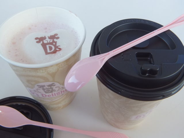 D’s Delights
もなかストロベリーオレ(あずき)
〓500_スペースプレース・フードポート