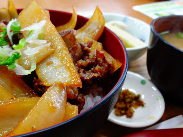 伊賀牛入り焼肉丼ランチ_花咲かりん本店