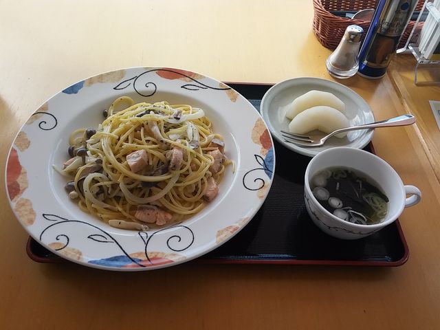 秋鮭とキノコのクリームスパゲティ_レストランフルット