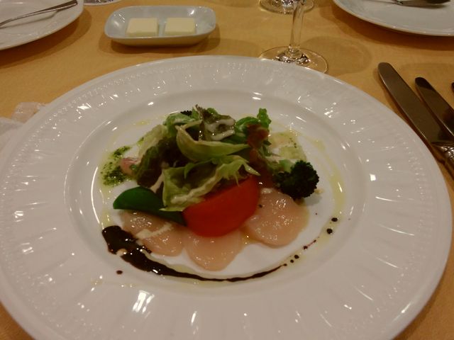 ホタテと鯛のカルパッチョ_フレンチカフェノエル
