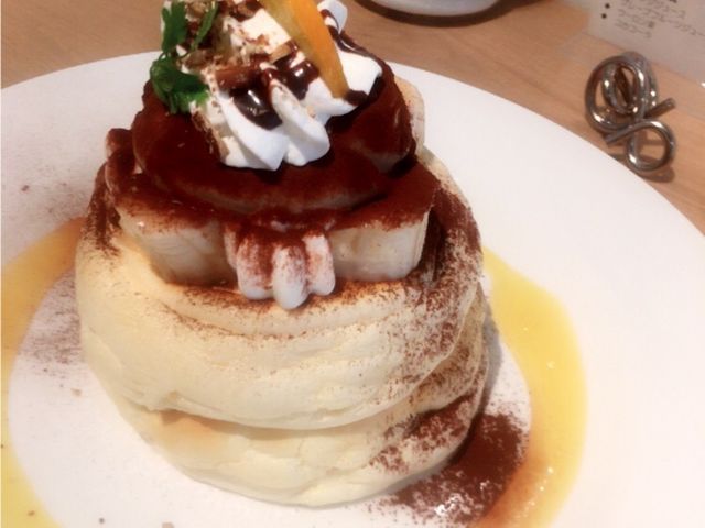 ティラミスパンケーキにトライ!
1番人気はベリーだそうです。_pancake & coffee ease cafe