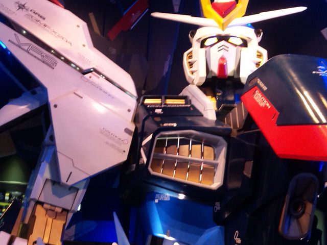 胸の位置で撮影可です_ガンダムベース東京