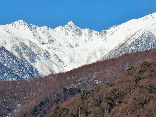 駒ケ池から見上げる宝剣岳_駒ヶ根高原