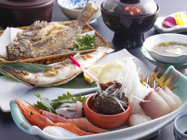 お造り定食・おまかせ(2,700円)_レストラン漁連