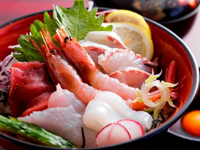 名物の海鮮丼(1,350円)_レストラン漁連
