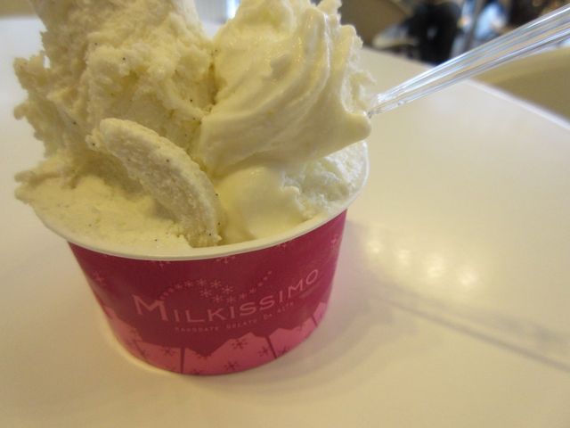 バニラとレアチーズ_MILKISSIMO・函館五稜郭タワー店