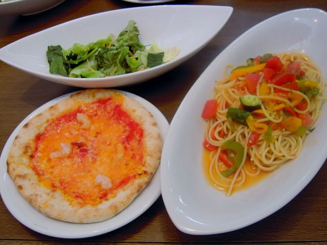 パスタとピザ_マッタリーナカフェ