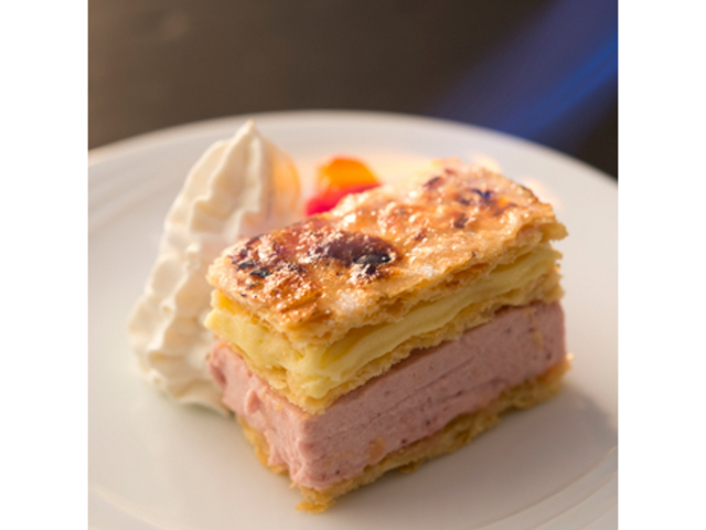 ケーキも美味しかったです。_第一ホテル東京 世界バイキング エトワール