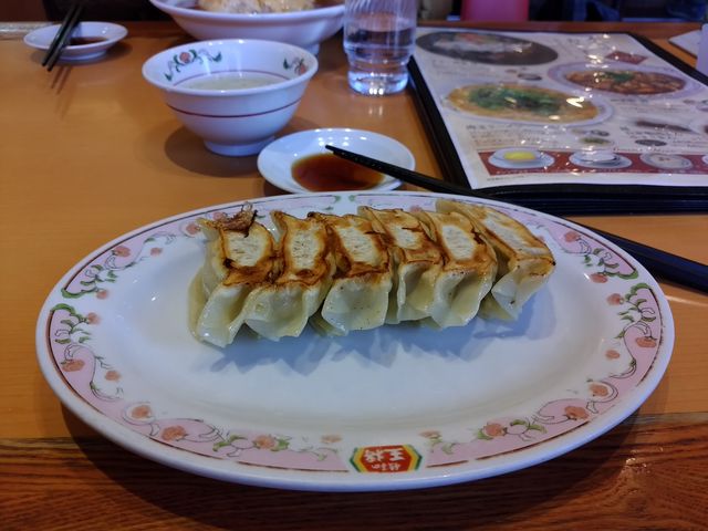 餃子もたくさんです。_餃子の王将 中央林間りんかんモール店