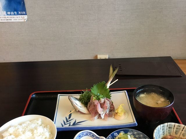 鯵のたたき美味しかったです。
_みどり丸食堂