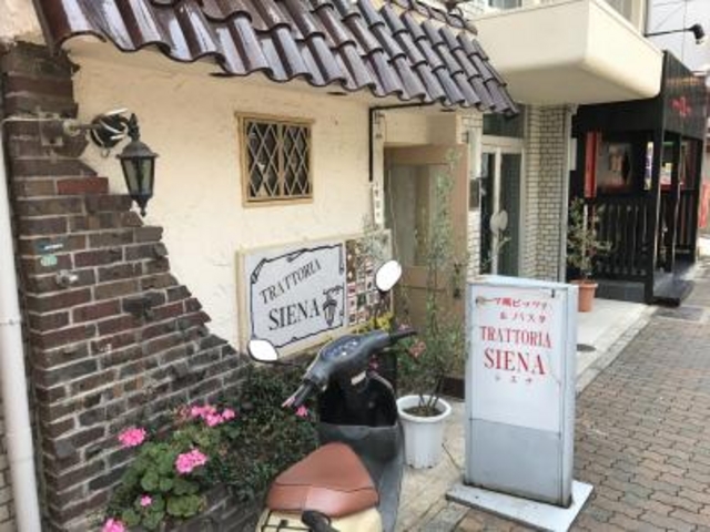 外観_トラットリア・シエナ