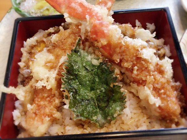 ご飯にもしっかりと味がつき、天ぷらもサクサクしておりました!_かに料理 柏甲羅本店