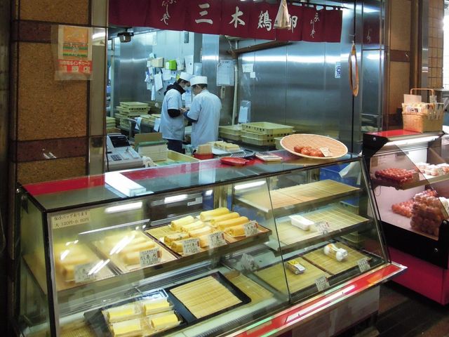 錦市場を代表する店舗の一つだ_三木鶏卵