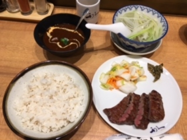牛タンもシチューも美味しかったです。_牛たん炭焼 利久 エキマルシェ大阪店