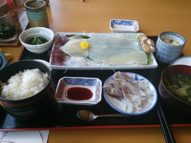イカの刺身定食_海の味処・笑ぎょ