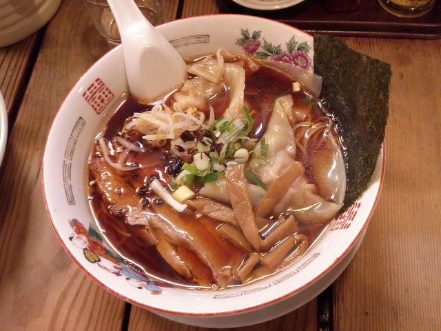 醤油のわんたんそば。_支那そば屋 蘭丸