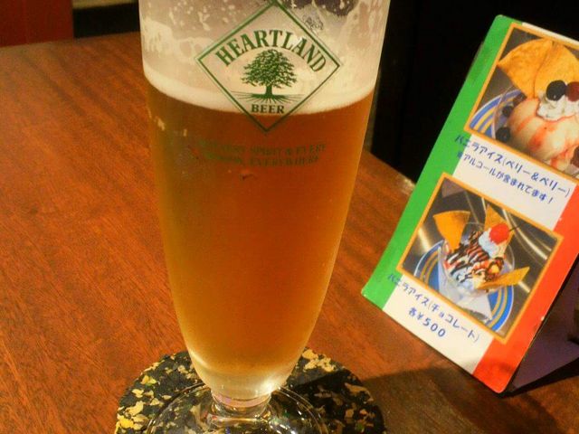 ビールも冷え冷えおいしい_チリダイニング