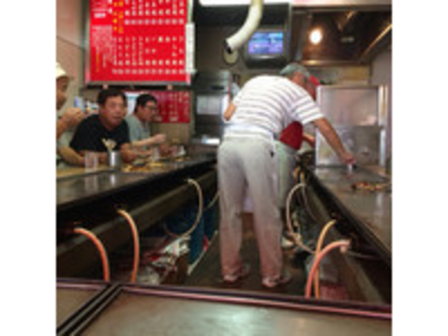 店内_ふみやお好み焼本店