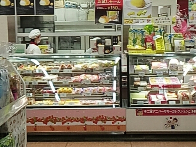 外観_不二家 アピタ新守山店