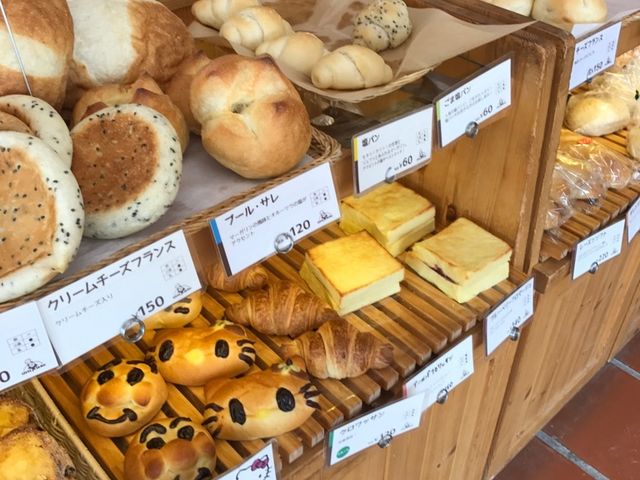 店内の様子_ルベ・ブラウン 西岡店
