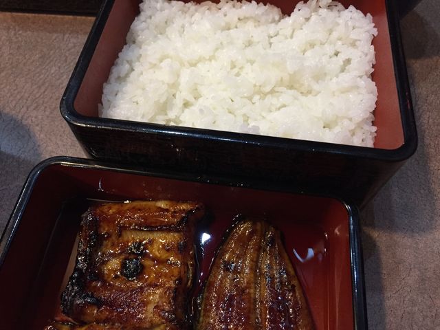 ご飯とうなぎが別々のうな重_うなぎの末よし