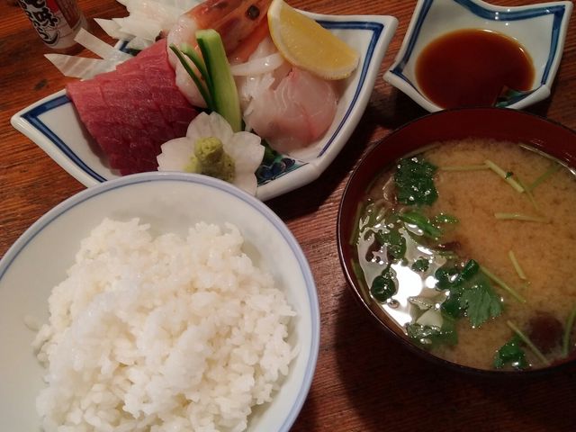 刺身定食。お刺身は仕入れによって変わります。_志ら梅