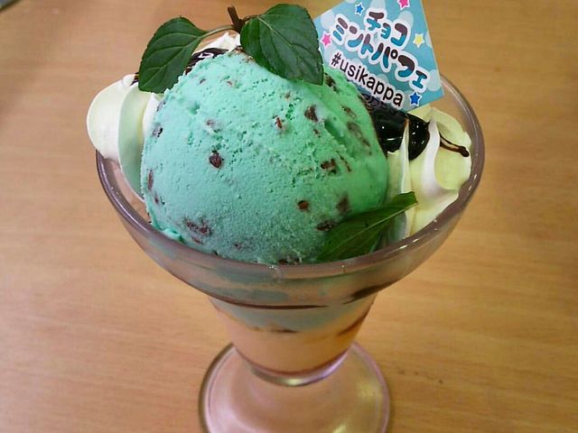 チョコミントパフェ_かっぱ寿司 中山寺店