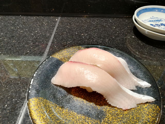 ぶり、脂のってます_きときと寿し黒部店