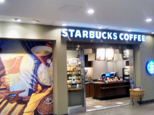 『スターバックス・コーヒー ランドマーク店』。_スターバックス・コーヒー ランドマーク店