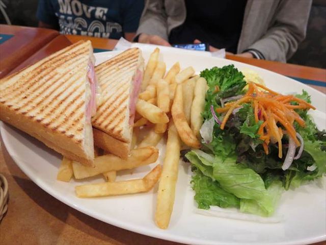パン_ロイヤルホスト大森北店