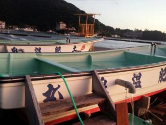 浜辺に温泉_土肥海水浴場