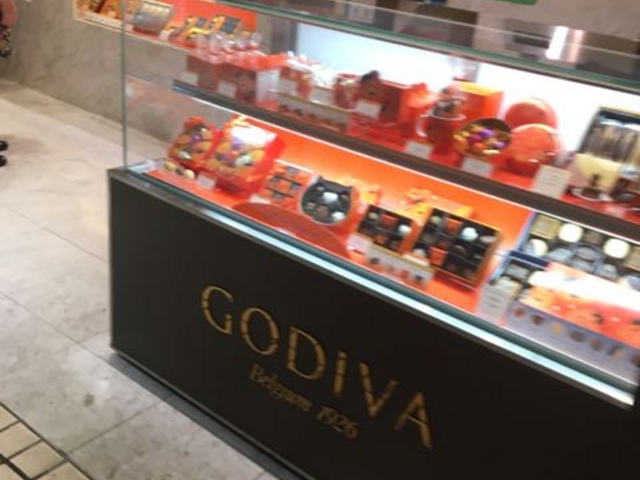 チョコは贈り物にもおすすめです。_GODIVA chocoiste 相鉄ジョイナス