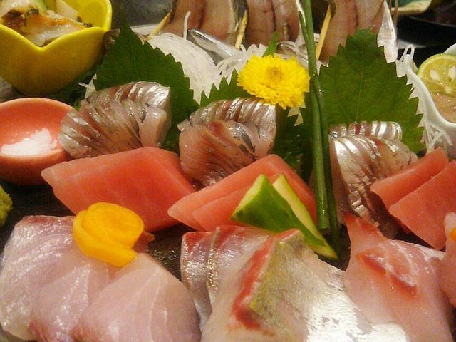 新鮮なお刺身は直前にチョイスしてから捌いてくれます_ペスカードいなとり