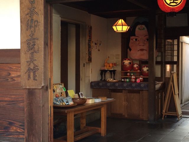 出入り口から面白い_日本郷土玩具館