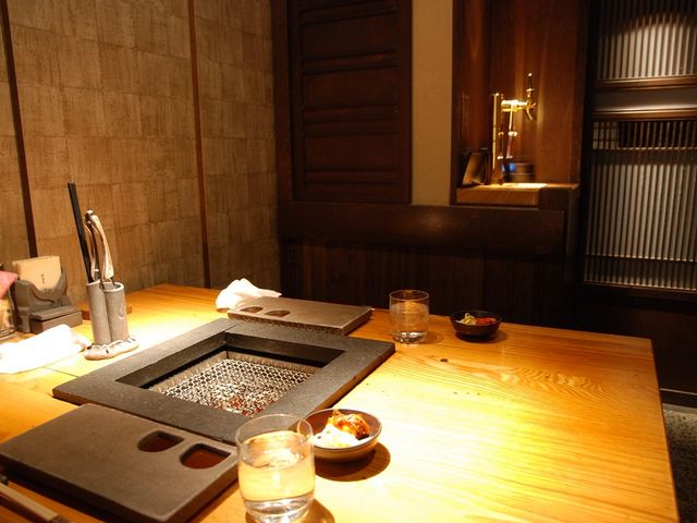 少人数でも個室で焼肉_但馬屋 心斎橋