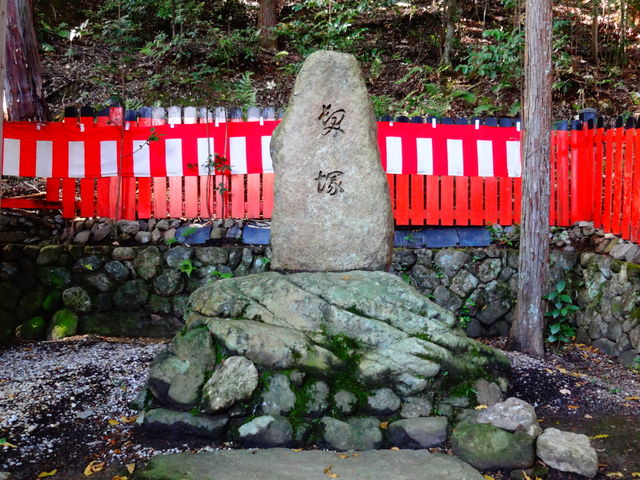 髪塚_御髪神社