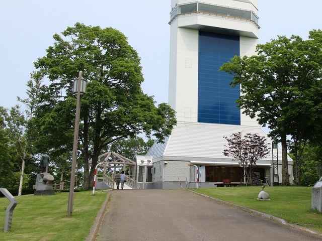 モニュメントがいっぱい_大山山頂園