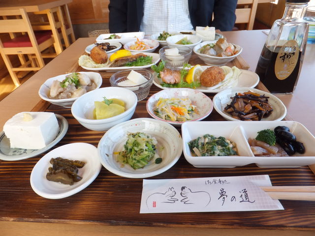 ご飯はおかわりできます!_夢の道