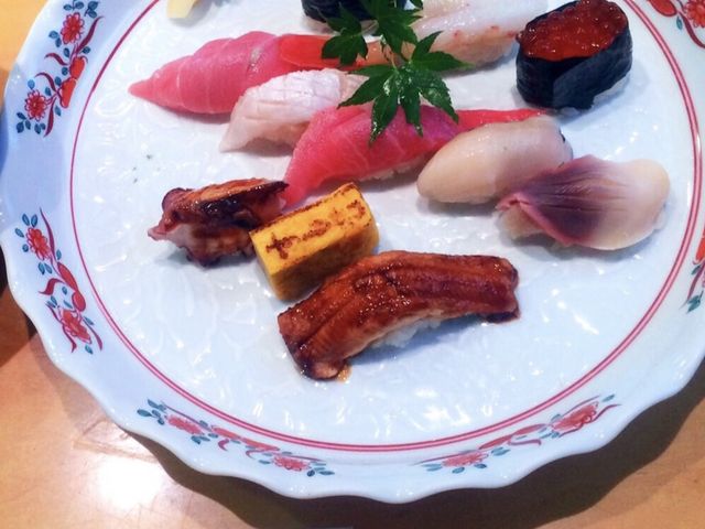しゃりは少なめ_すし哲