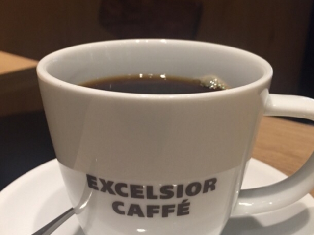 レギュラーサイズコーヒーです。_エクセルシオールカフェ新宿損保ジャパンビル店