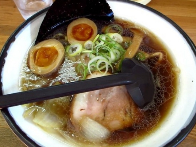 醤油ラーメン_らーめん北の知床