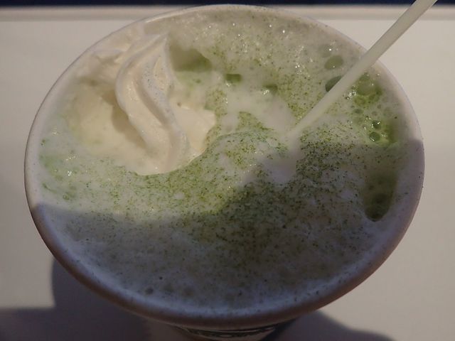 生クリームも甘めです_カフェ フォルテシモ