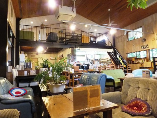 明るくて広い、おしゃれな店舗_つぐみカフェ