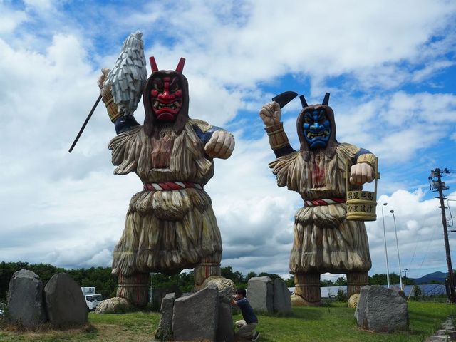 超特大な なまはげ像_男鹿総合観光案内所 なまはげ案内所