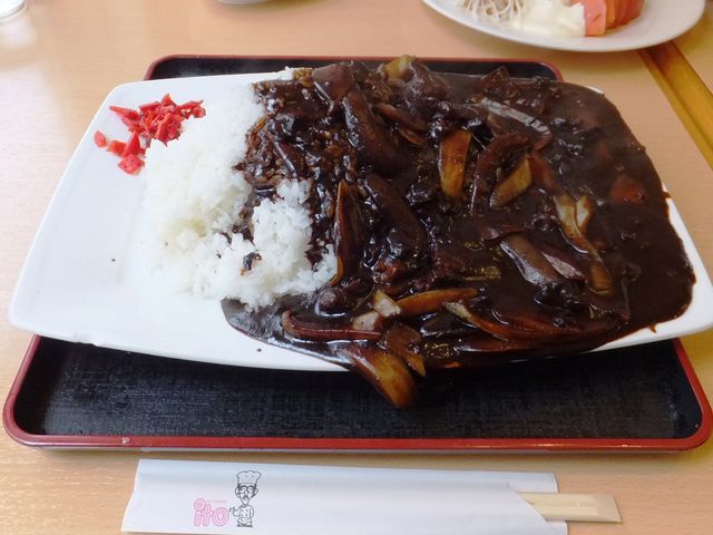 お肉たっぷり激辛カレー(ご飯多め):多めにも程がある!_レストランito
