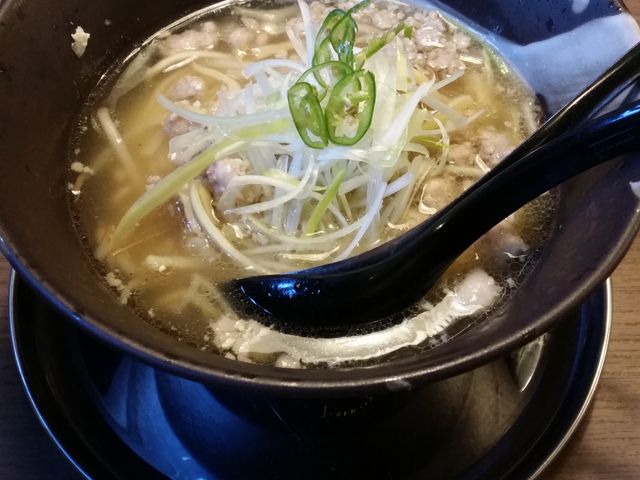 青唐辛子ラーメン。_青唐爽麺 ハルク