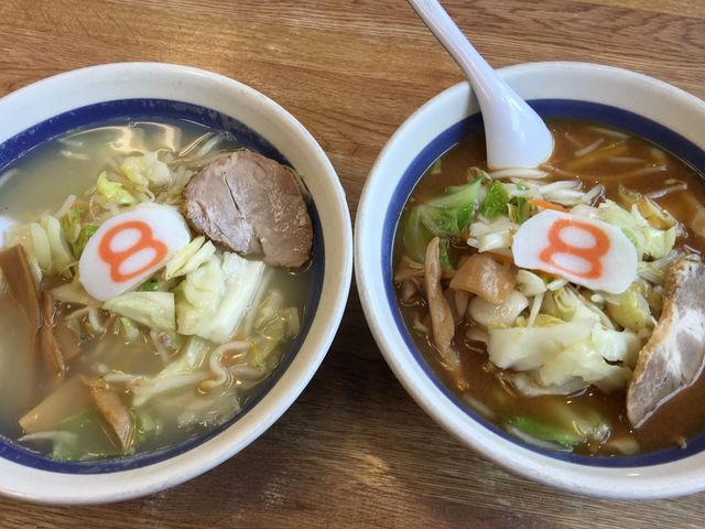 8番ラーメン。塩と味噌。_8番ラーメン本店