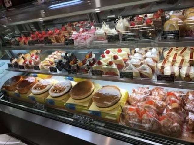 種類豊富_白バラ サンエー経塚シティー店