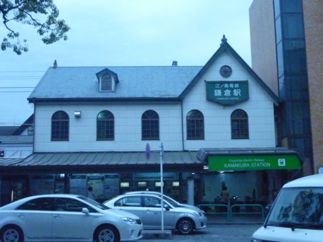 サイゼリヤ鎌倉駅前店の最寄り駅は東日本旅客鉄道横須賀線の鎌倉駅改札そば。_サイゼリヤ鎌倉駅前店